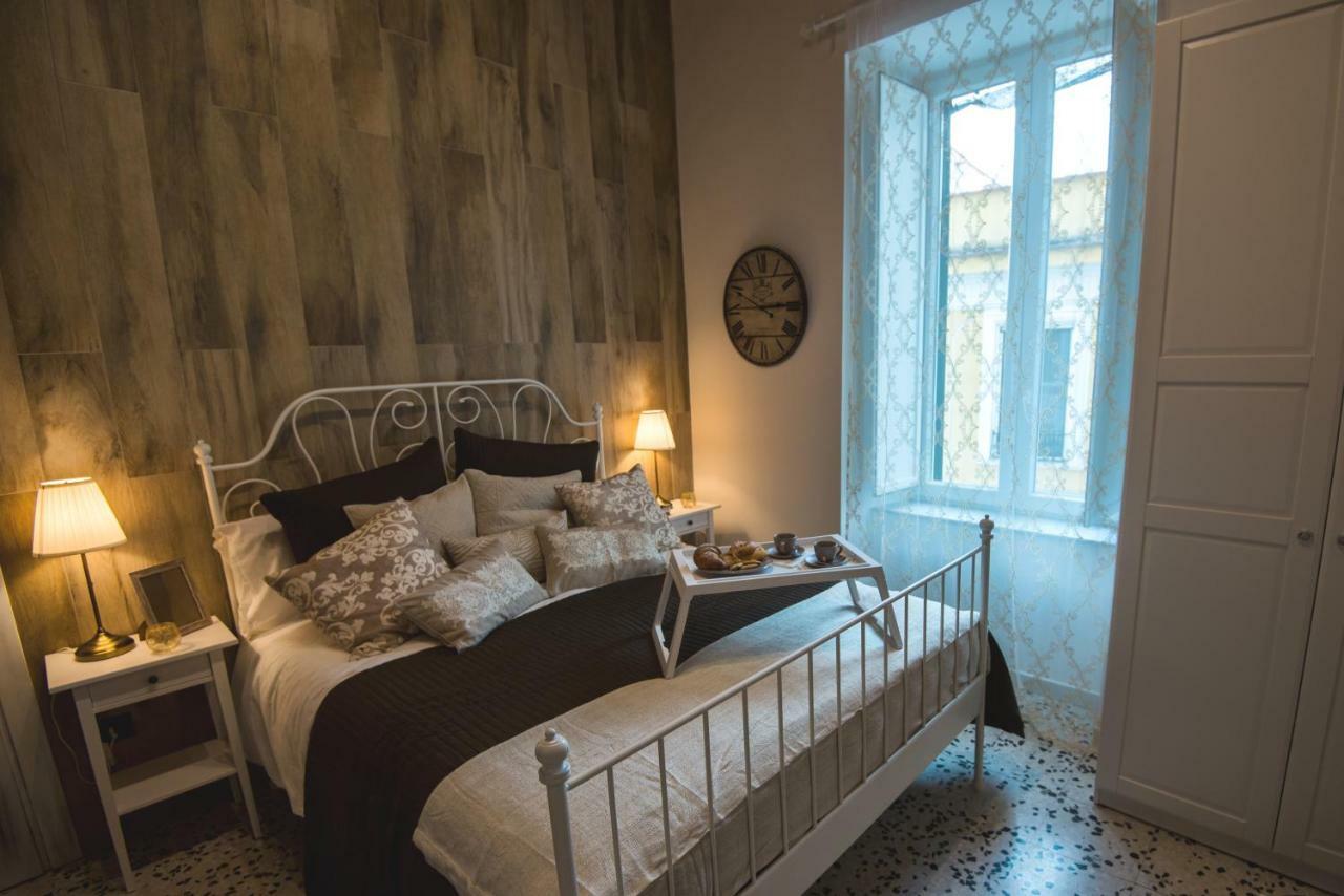 Bed & Breakfast Elegant - Il Vicolo Storico 3*